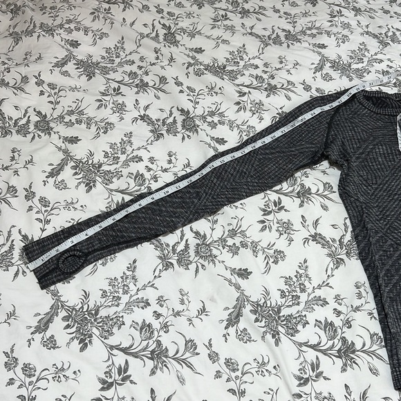Lululemon 4 Restless Pullover Heathered Black Long-Sleeve Top - Picture 5 of 9